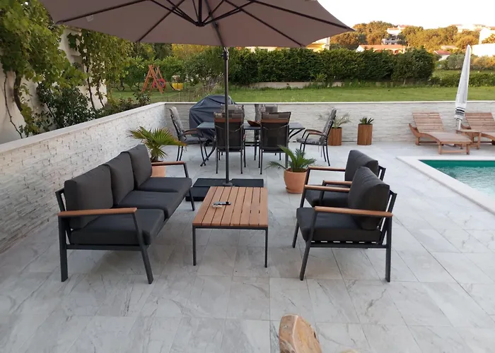 Cucic アパート ロパール